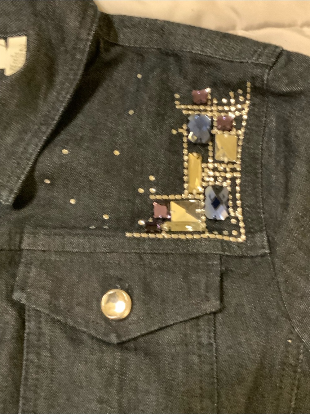 Chico's Platinum Dark Wash Denim Jacket with Beaded Shoulder Embellishments Sz 2 - Picture 4 of 9